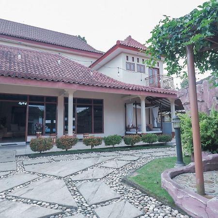 Marry Ind Gunung Kawi Guest House Malang Bumirejo Екстер'єр фото