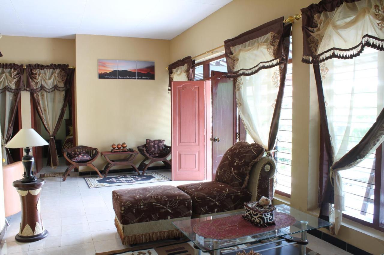 Marry Ind Gunung Kawi Guest House Malang Bumirejo Екстер'єр фото